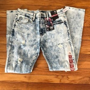 NWT A Co. Ultra Flex Skinny 360 Degree Stretch LT Bleach Destroy Size 32